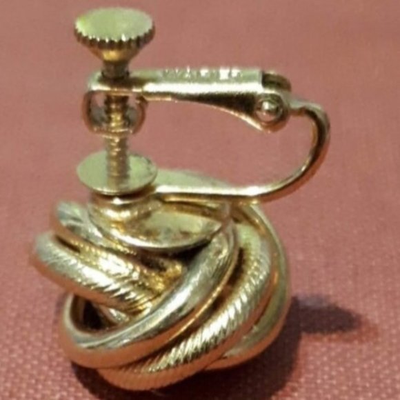 Vintage Napier Knot Earrings Gold tone Screw Back 1980's - Picture 5 of 5